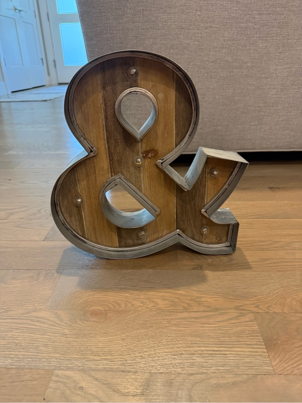 Wood and Metal Ampersand Decorative Accent